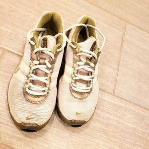 Nike shoes size y5 w7 nwot